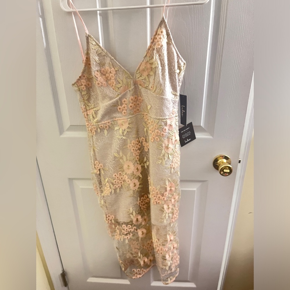 Lulus floral dress never worn